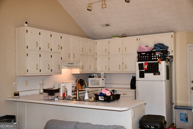 629 Locust Road, Locust Grove, GA 30248