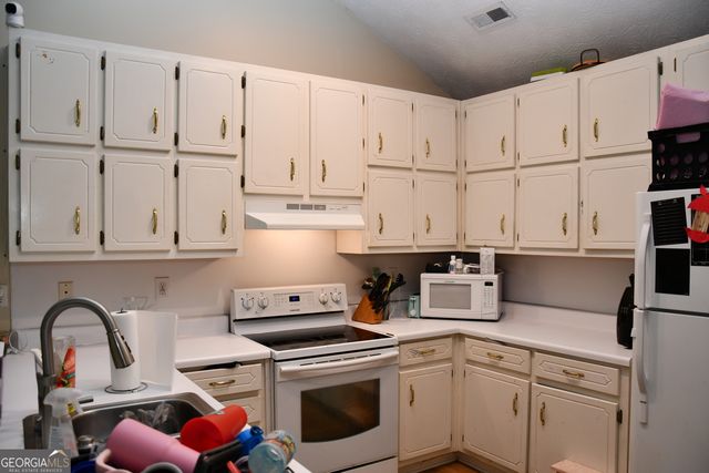 629 Locust Road, Locust Grove, GA 30248