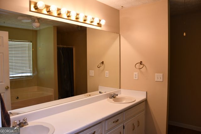 629 Locust Road, Locust Grove, GA 30248