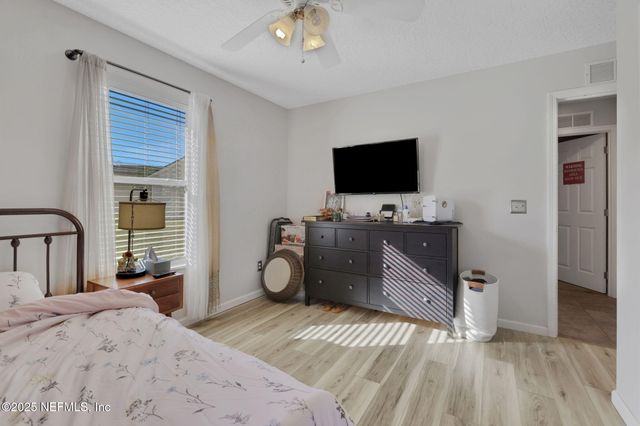 1453 LINDSEY CROSSING Drive, Jacksonville, FL 32218