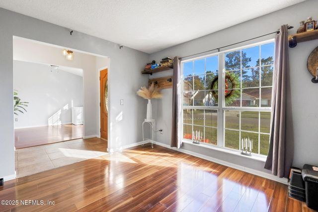 1453 LINDSEY CROSSING Drive, Jacksonville, FL 32218