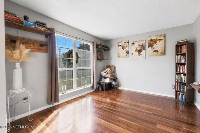 1453 LINDSEY CROSSING Drive, Jacksonville, FL 32218