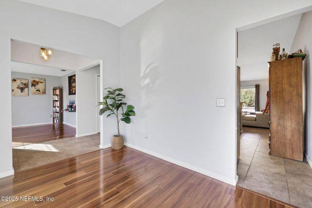 1453 LINDSEY CROSSING Drive, Jacksonville, FL 32218