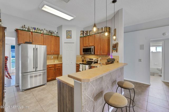 1453 LINDSEY CROSSING Drive, Jacksonville, FL 32218