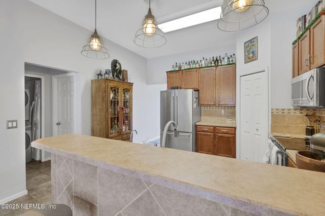 1453 LINDSEY CROSSING Drive, Jacksonville, FL 32218