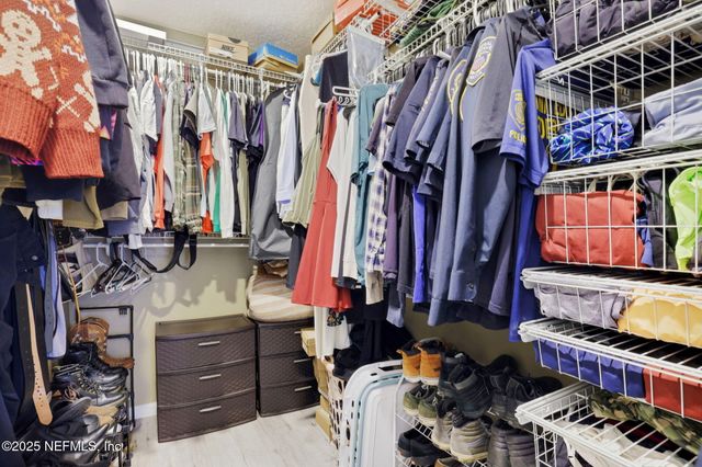 1453 LINDSEY CROSSING Drive, Jacksonville, FL 32218