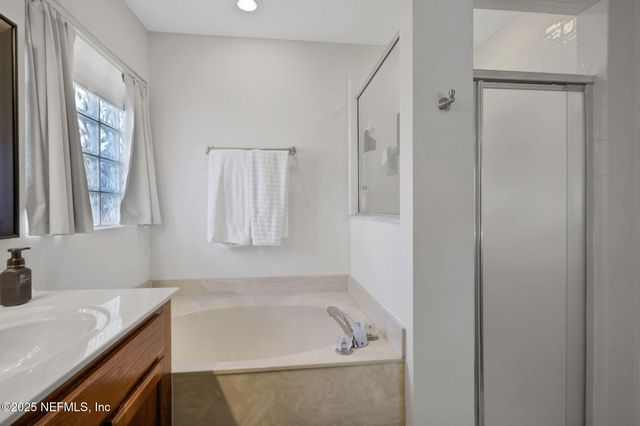 1453 LINDSEY CROSSING Drive, Jacksonville, FL 32218