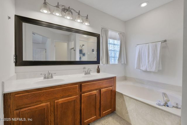 1453 LINDSEY CROSSING Drive, Jacksonville, FL 32218