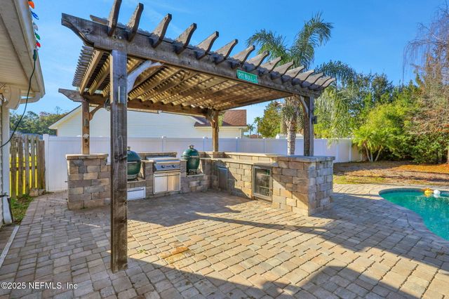 1453 LINDSEY CROSSING Drive, Jacksonville, FL 32218