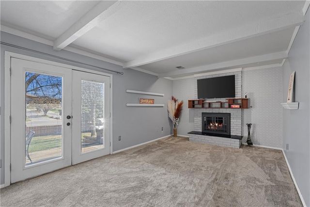 12189 S Fox Ridge Drive, Olathe, KS 66062