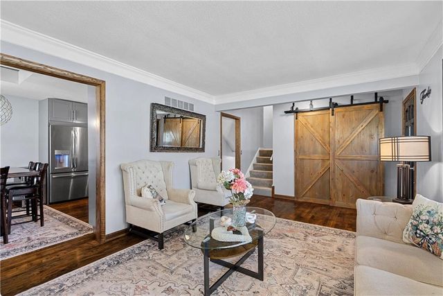 12189 S Fox Ridge Drive, Olathe, KS 66062