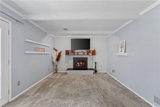 12189 S Fox Ridge Drive, Olathe, KS 66062