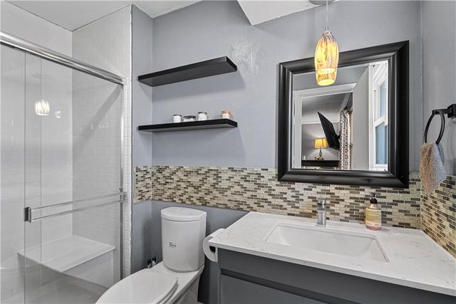 12189 S Fox Ridge Drive, Olathe, KS 66062