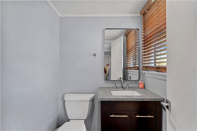 12189 S Fox Ridge Drive, Olathe, KS 66062