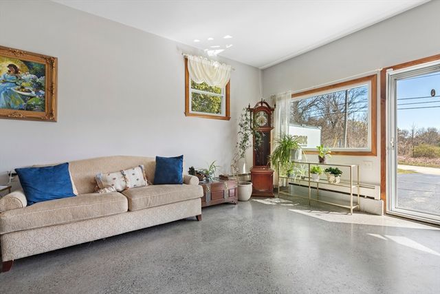 48 North, Douglas, MA 01516