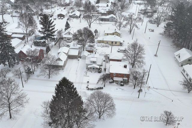 908 Superior Street, South Haven, MI 49090