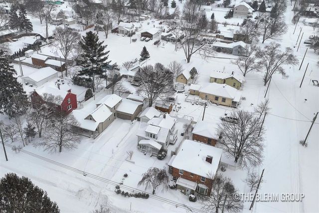 908 Superior Street, South Haven, MI 49090