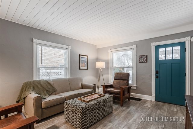 908 Superior Street, South Haven, MI 49090