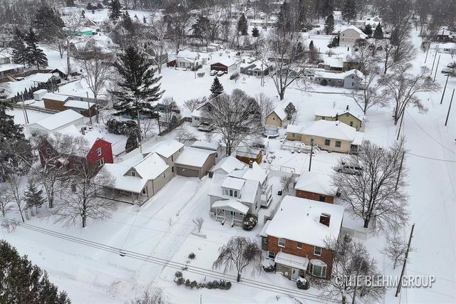 908 Superior Street, South Haven, MI 49090