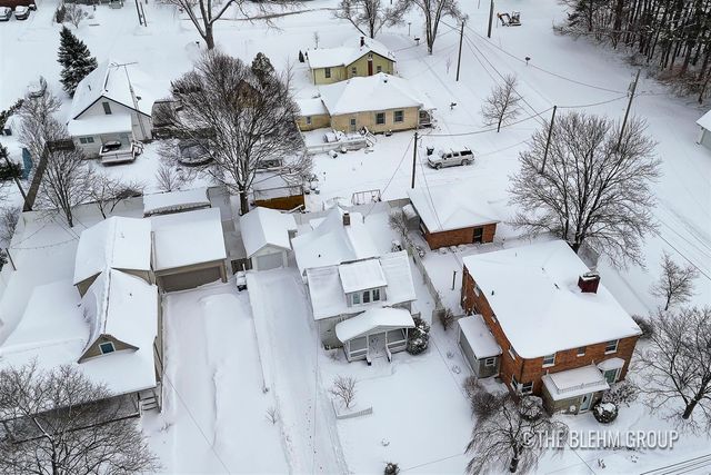 908 Superior Street, South Haven, MI 49090