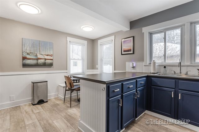 908 Superior Street, South Haven, MI 49090