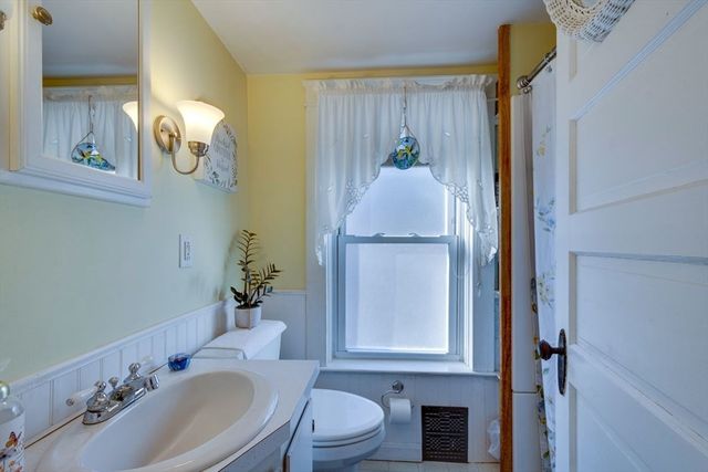 73 Prescott, Lancaster, MA 01523