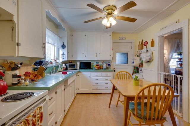 73 Prescott, Lancaster, MA 01523