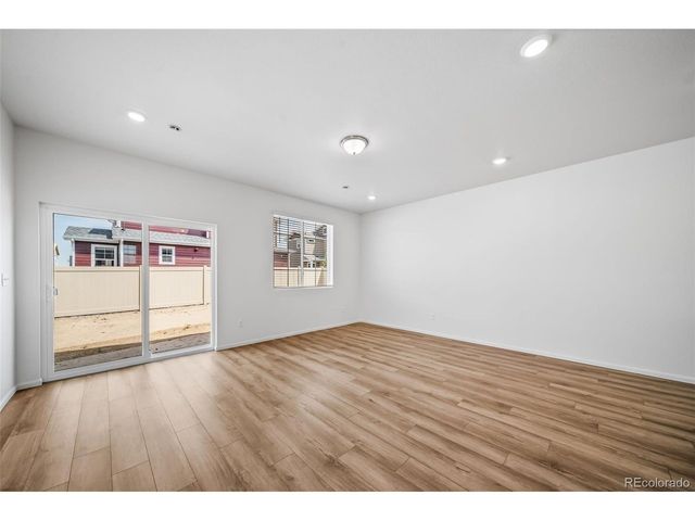 22335 E 39th Ave, Aurora, CO 80019