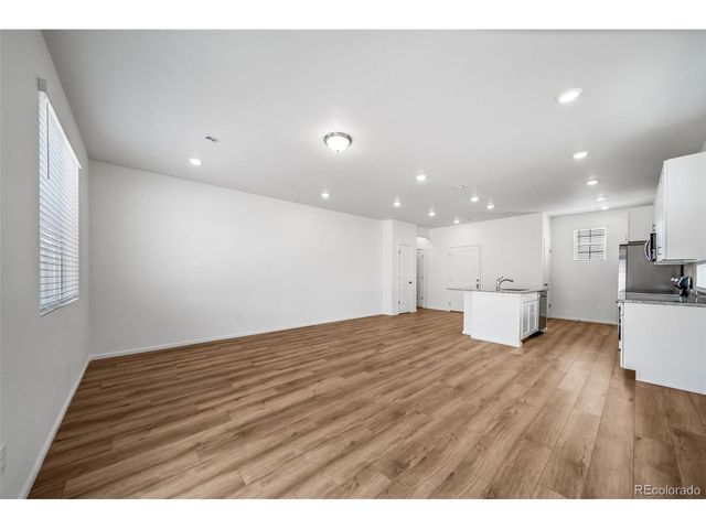 22335 E 39th Ave, Aurora, CO 80019