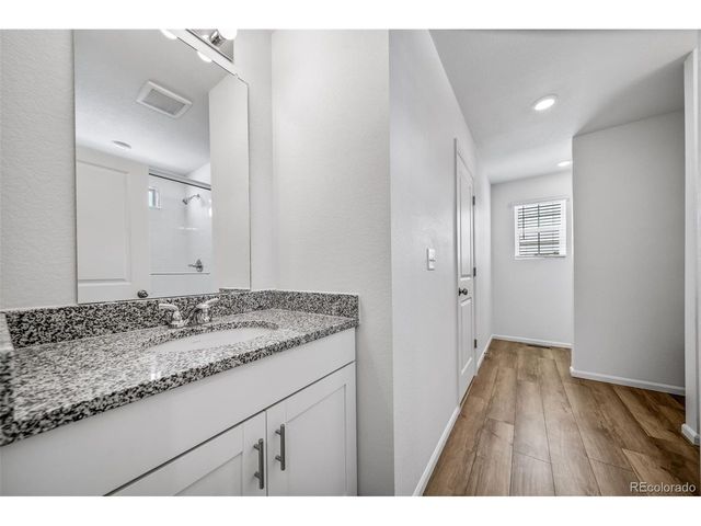 22335 E 39th Ave, Aurora, CO 80019