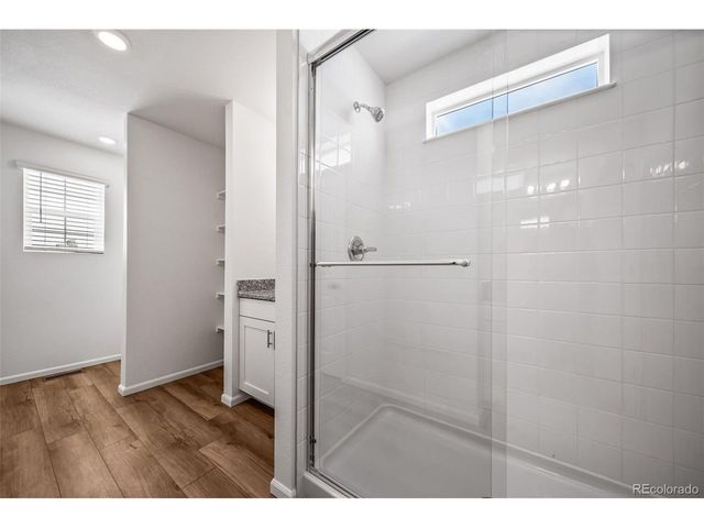 22335 E 39th Ave, Aurora, CO 80019