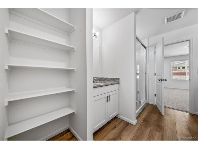 22335 E 39th Ave, Aurora, CO 80019