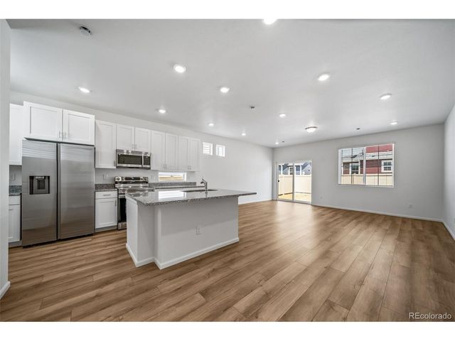 22335 E 39th Ave, Aurora, CO 80019