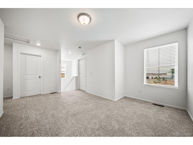 22335 E 39th Ave, Aurora, CO 80019