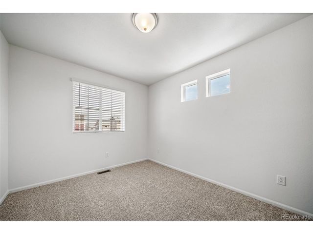 22335 E 39th Ave, Aurora, CO 80019