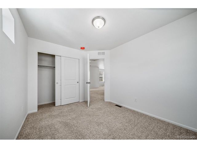 22335 E 39th Ave, Aurora, CO 80019