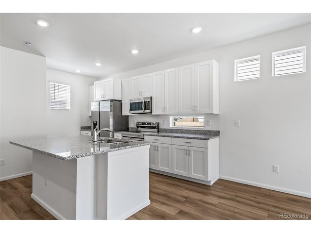 22335 E 39th Ave, Aurora, CO 80019