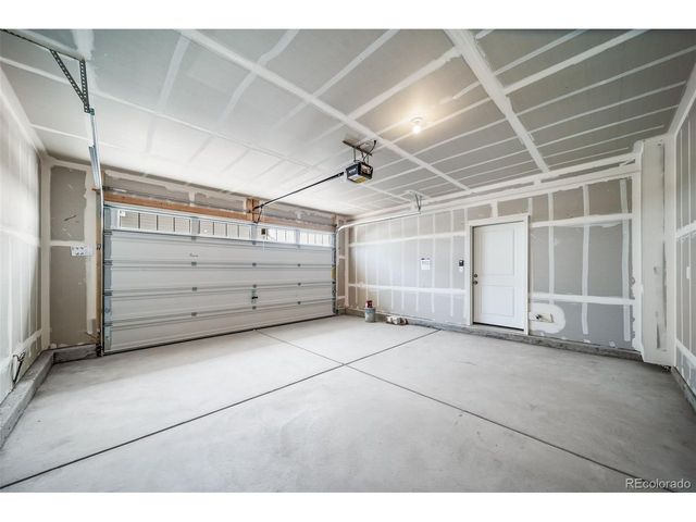 22335 E 39th Ave, Aurora, CO 80019