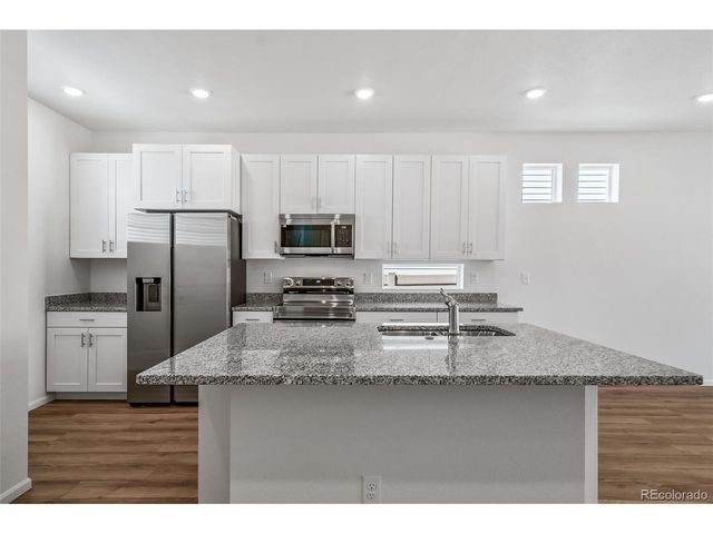 22335 E 39th Ave, Aurora, CO 80019