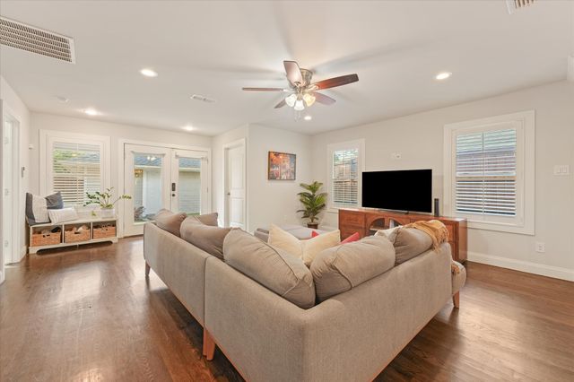 5609 Reiger Avenue, Dallas, TX 75214