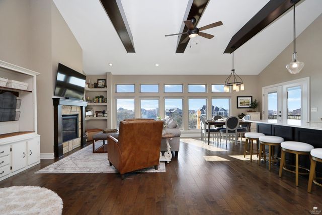 1125 Lochenshire Circle, Manhattan, KS 66503