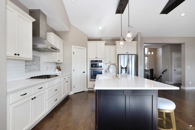 1125 Lochenshire Circle, Manhattan, KS 66503