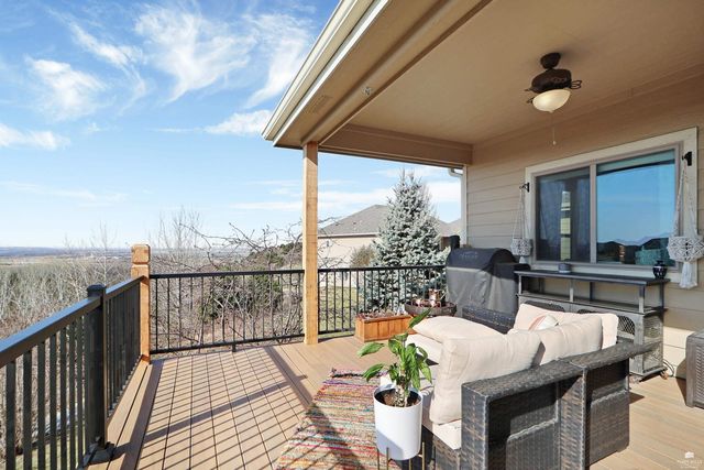 1125 Lochenshire Circle, Manhattan, KS 66503