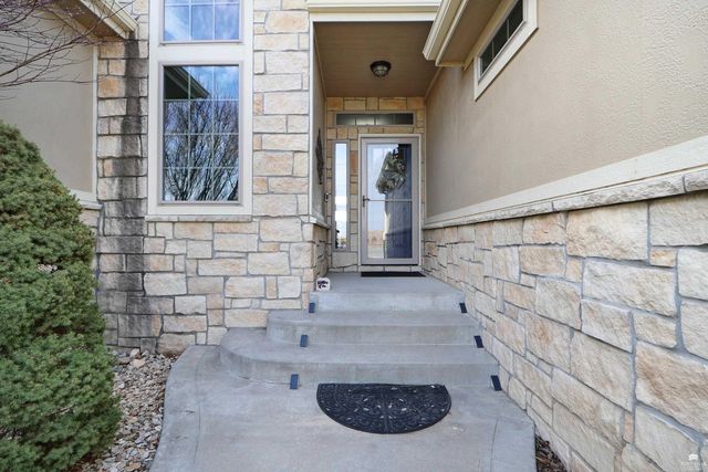 1125 Lochenshire Circle, Manhattan, KS 66503