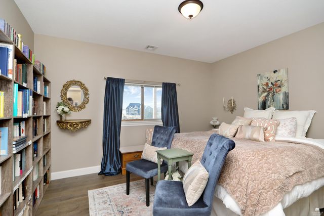 1125 Lochenshire Circle, Manhattan, KS 66503