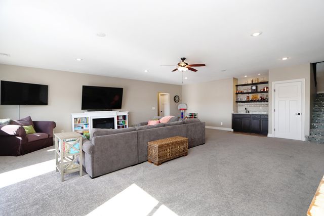 1125 Lochenshire Circle, Manhattan, KS 66503