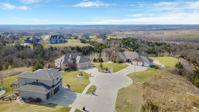 1125 Lochenshire Circle, Manhattan, KS 66503