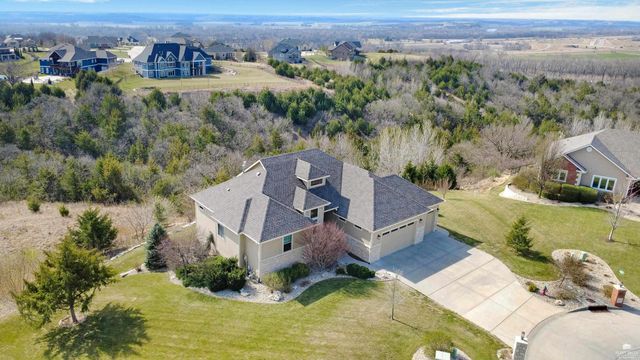 1125 Lochenshire Circle, Manhattan, KS 66503