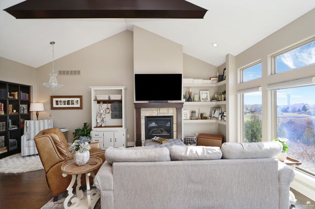 1125 Lochenshire Circle, Manhattan, KS 66503