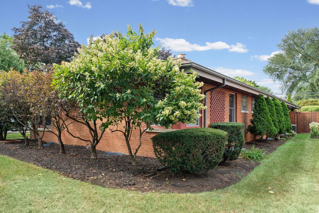 9400 Kilbourn Avenue, Skokie, IL 60076 — photo 3